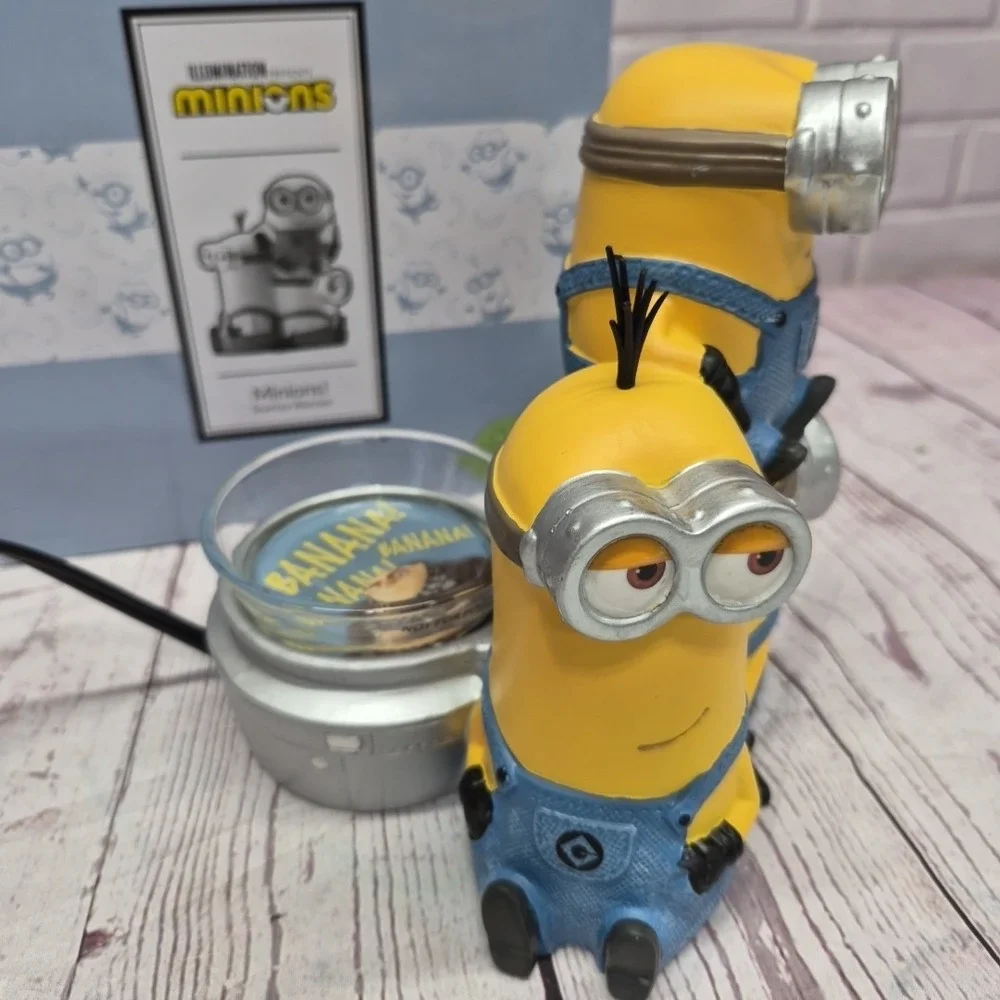 Scentsy Minions Wax Warmer Illumination Despicable Me Electric Home Decor Boxed